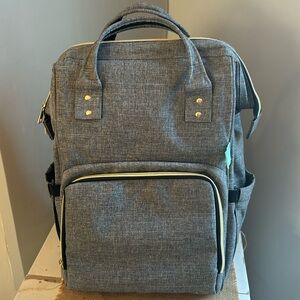 Aeroflow Breast Pump Diaper Bag. Grey w/straps, insulated compartment. Like new!